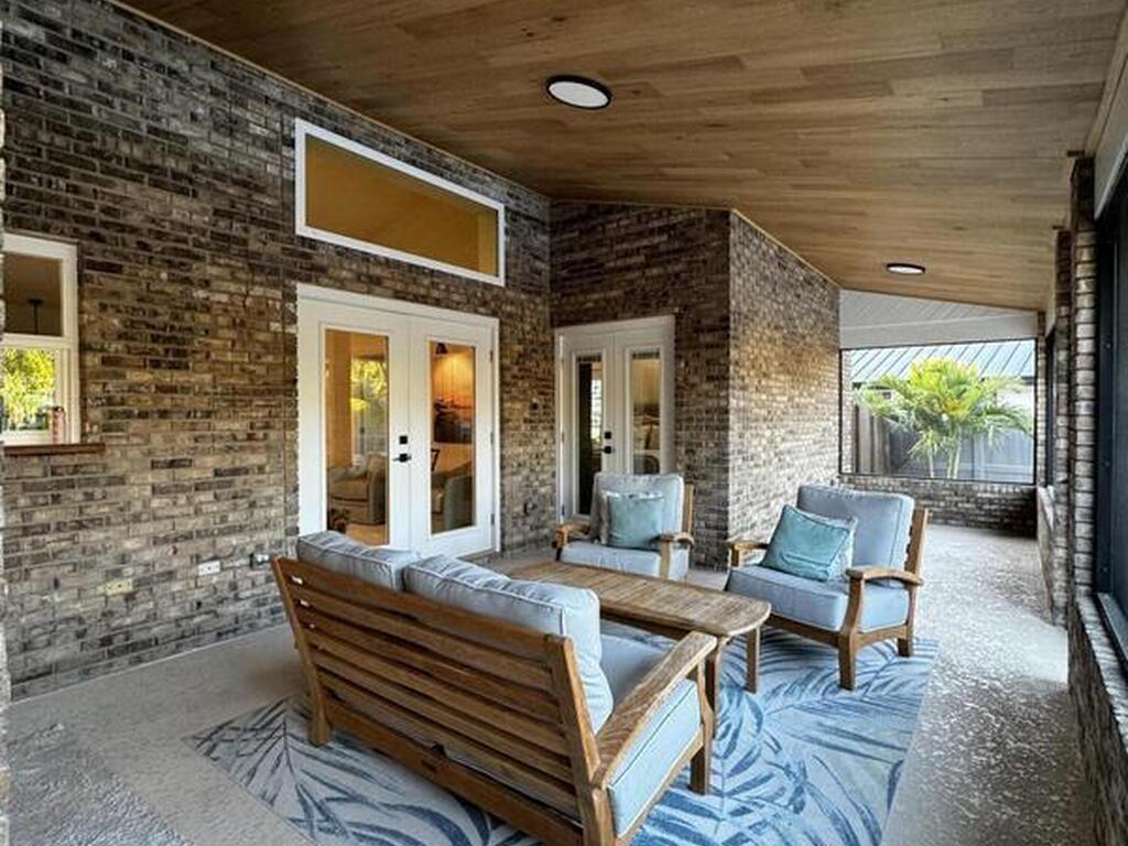 588 Peregrine Drive, Indialantic, FL 32903