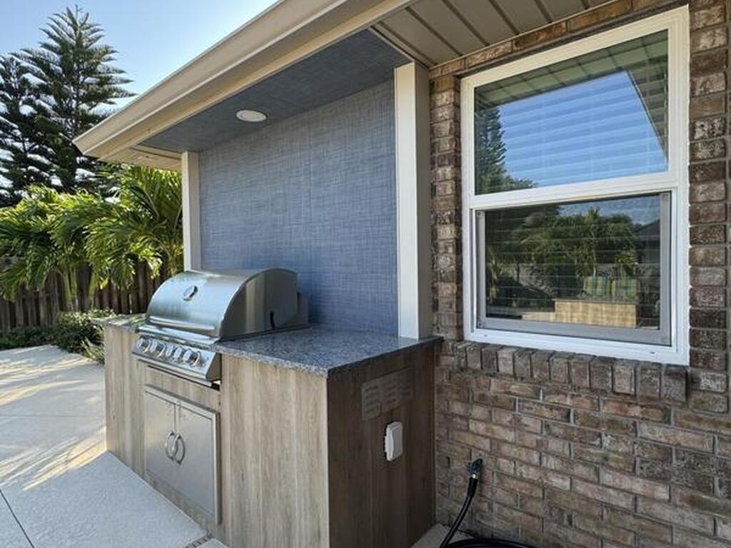 588 Peregrine Drive, Indialantic, FL 32903