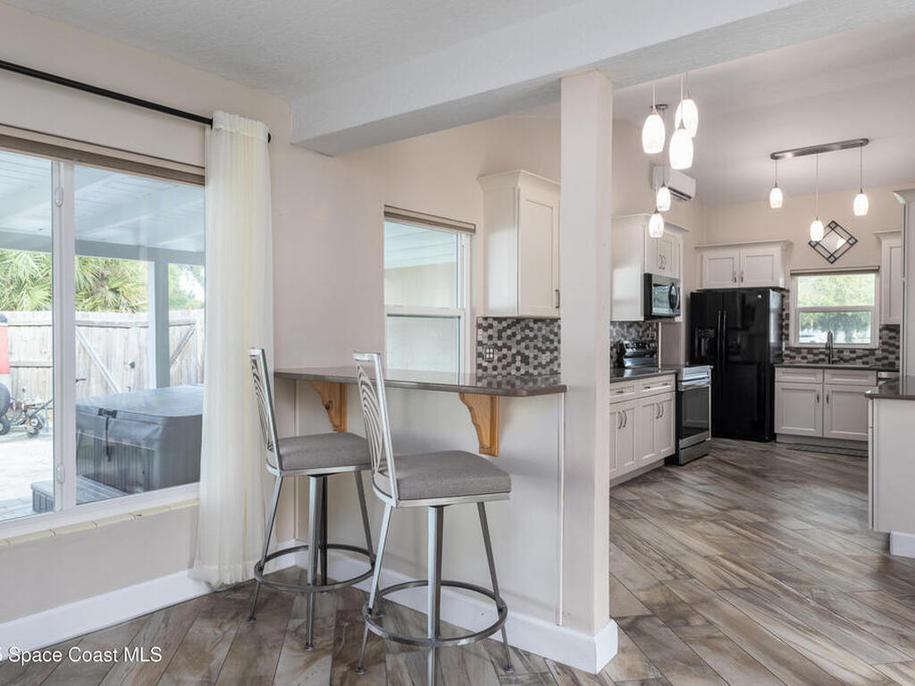 33 W Melbourne Avenue, Melbourne, FL 32901