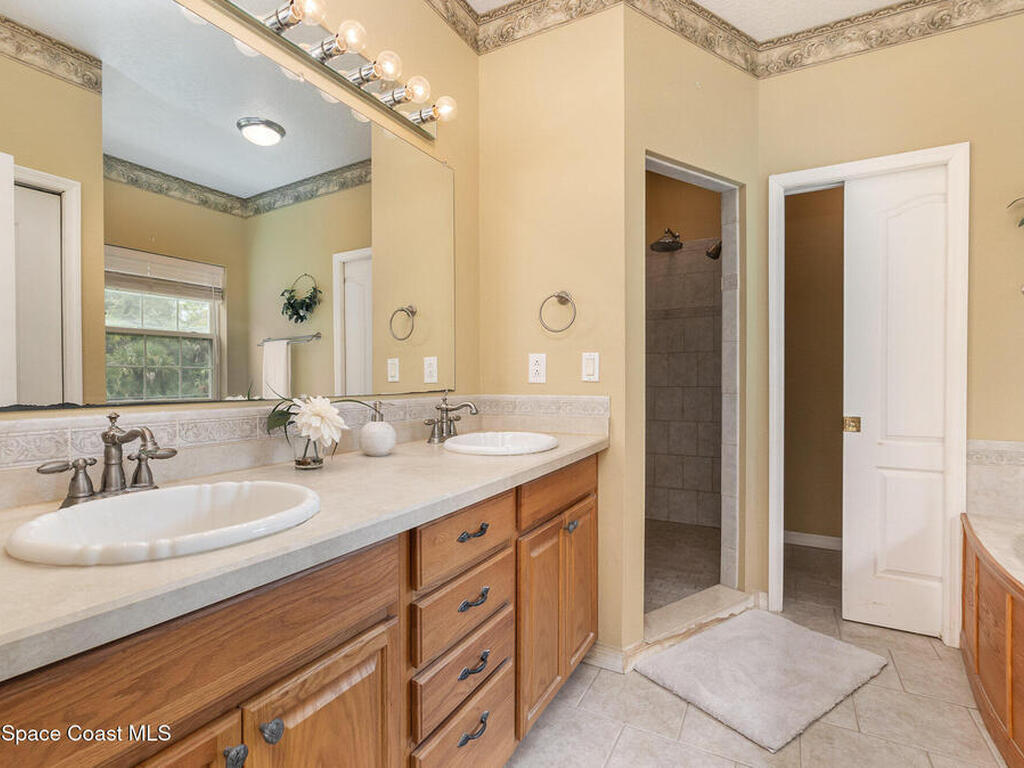 2885 Foxglove Avenue, Palm Bay, FL 32908