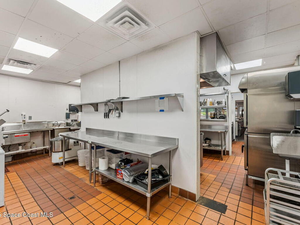 4720 Dixie Highway, Palm Bay, FL 32905