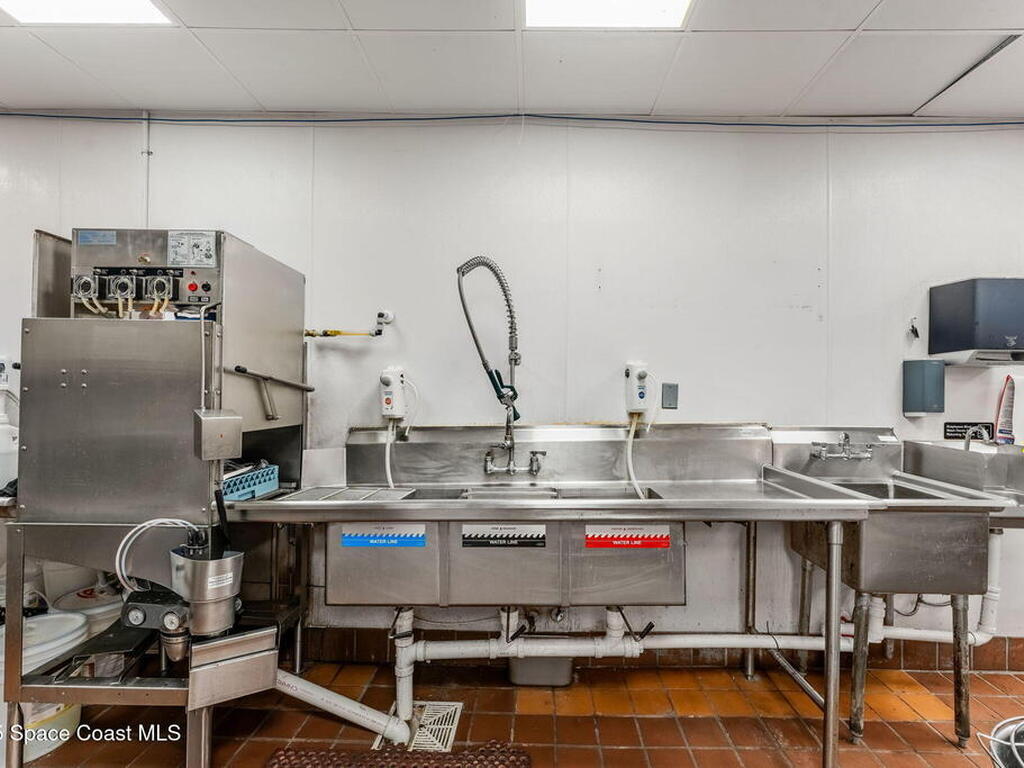 4720 Dixie Highway, Palm Bay, FL 32905