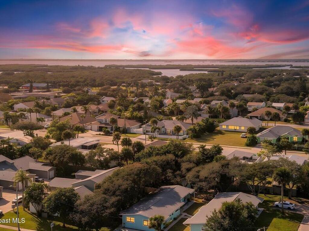 300 S Orlando Avenue, Cocoa Beach, FL 32931