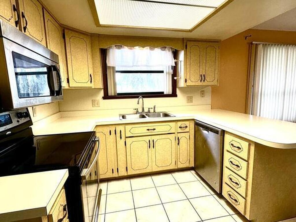 1891 Marysville Drive, Deltona, FL 32725