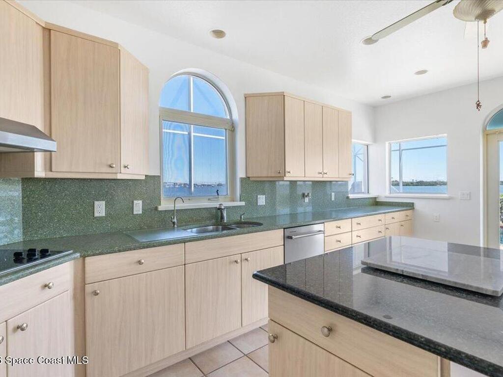 2 Sea Horse Lane, Vero Beach, FL 32960