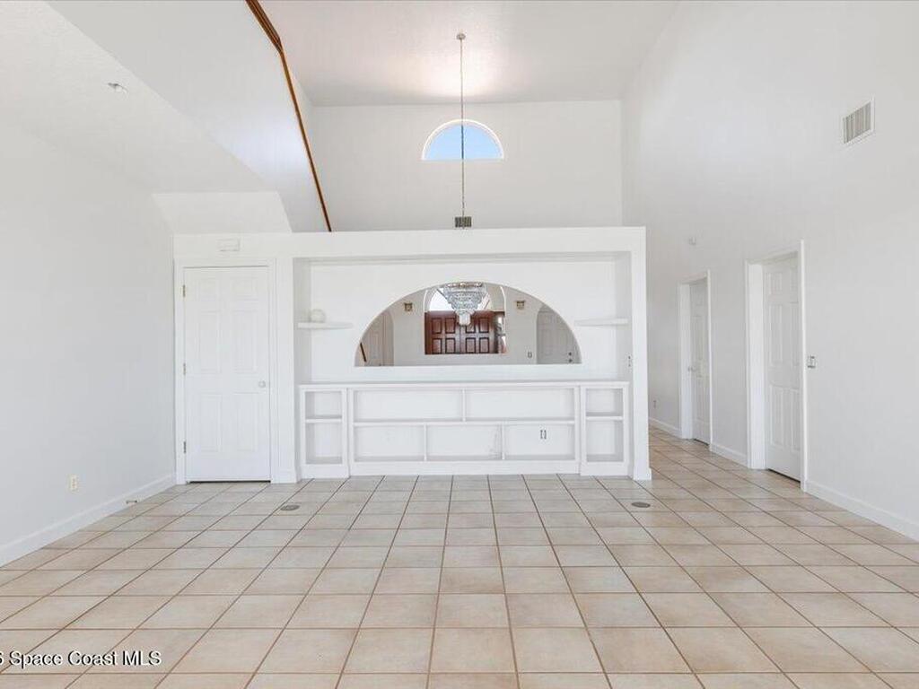 2 Sea Horse Lane, Vero Beach, FL 32960