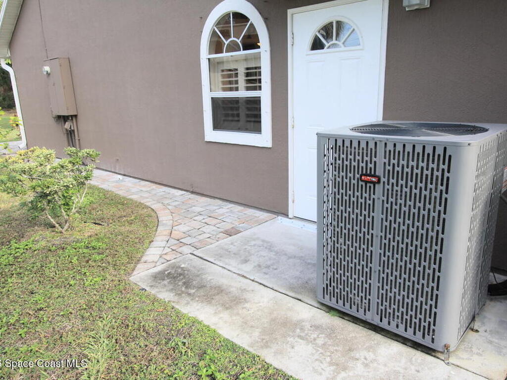 9673 Fleming Grant Road, Sebastian, FL 32976