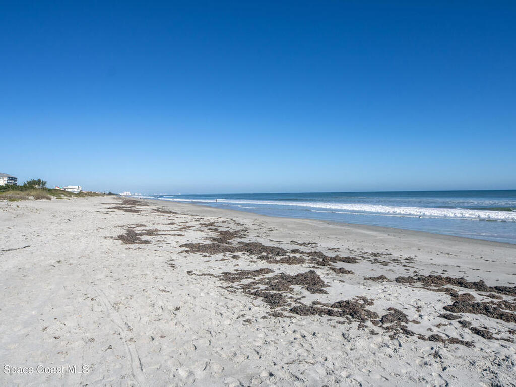 2815 S Atlantic Avenue, Cocoa Beach, FL 32931