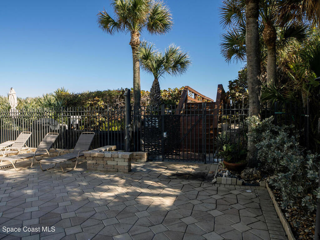 2815 S Atlantic Avenue, Cocoa Beach, FL 32931