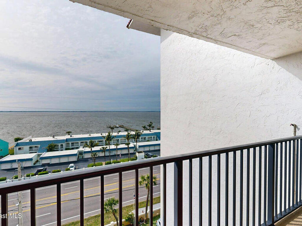 2815 S Atlantic Avenue, Cocoa Beach, FL 32931