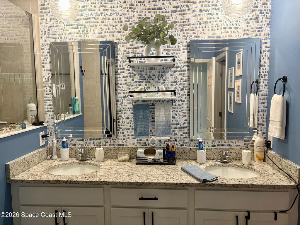 8352 Laguna Circle, Micco, FL 32976