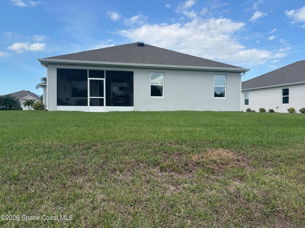 8352 Laguna Circle, Micco, FL 32976