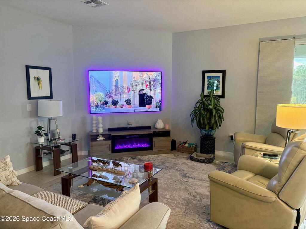 8352 Laguna Circle, Micco, FL 32976