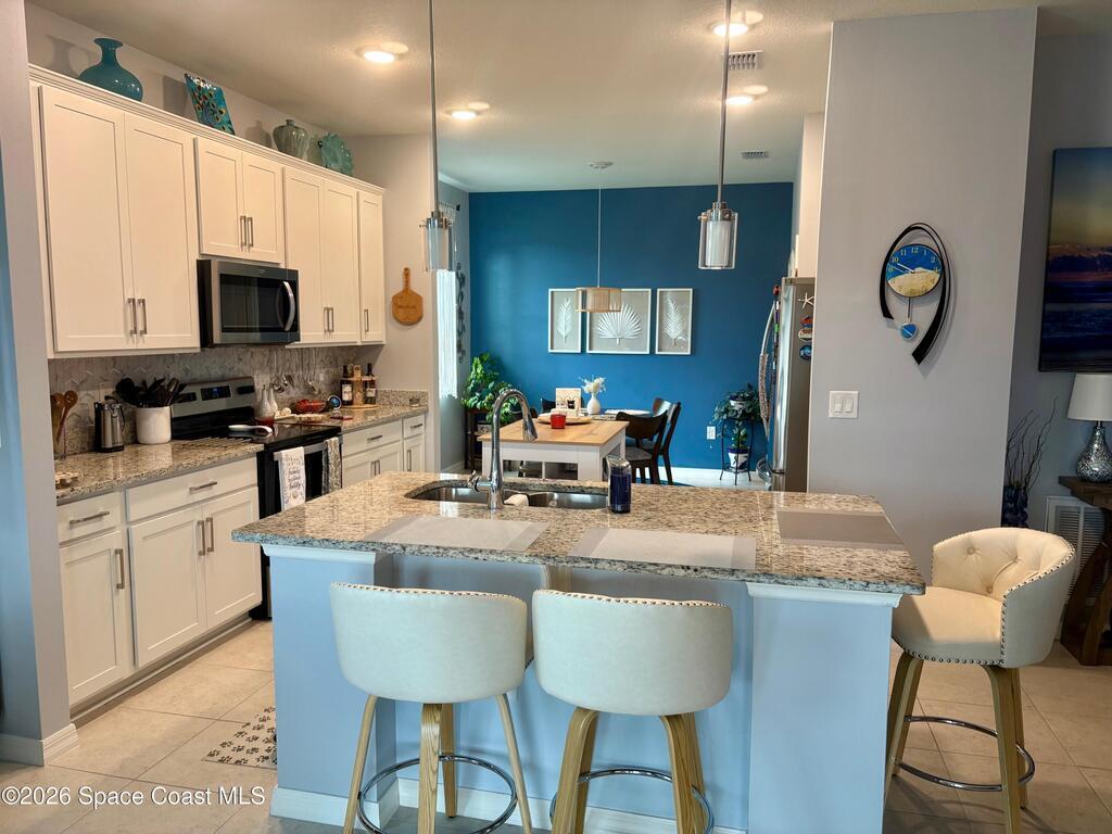 8352 Laguna Circle, Micco, FL 32976