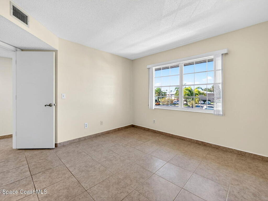 975 Sonesta Avenue, Palm Bay, FL 32905