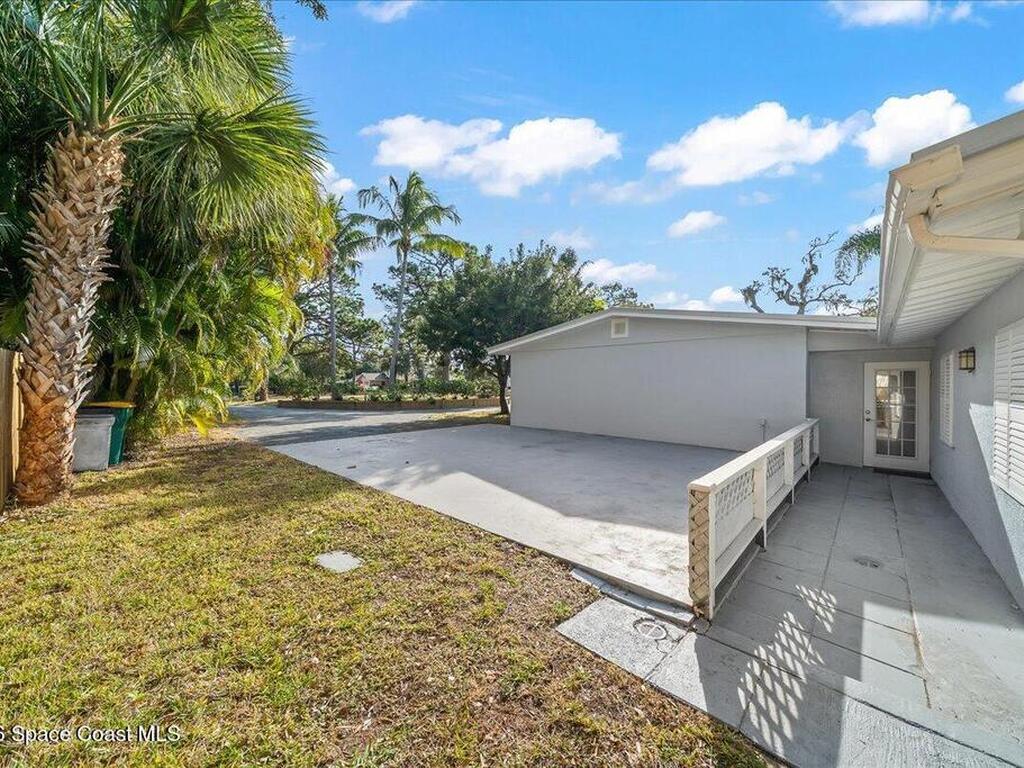 9670 Mockingbird Lane, Micco, FL 32976