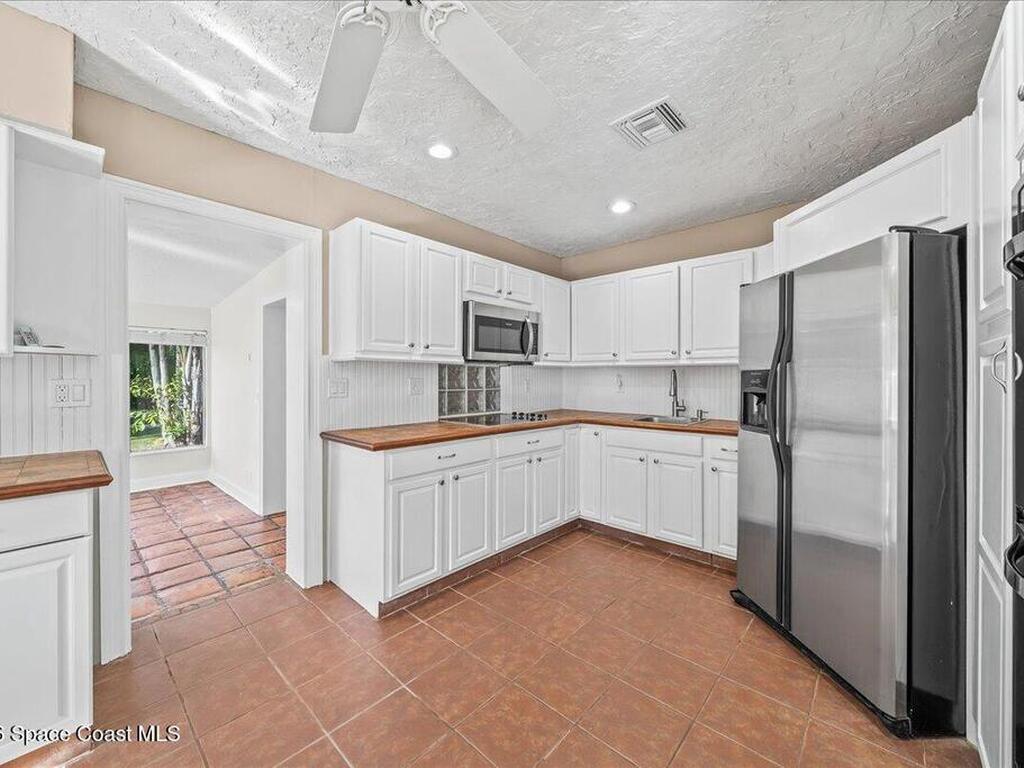 9670 Mockingbird Lane, Micco, FL 32976