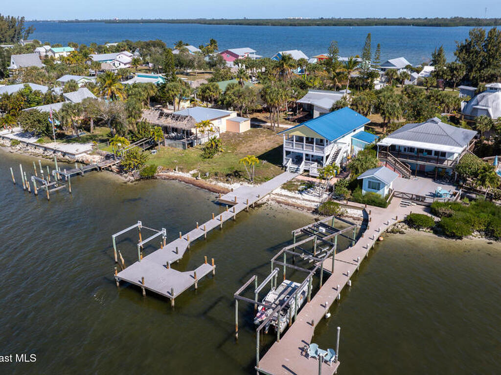 25 Vip Island, Grant, FL 32949