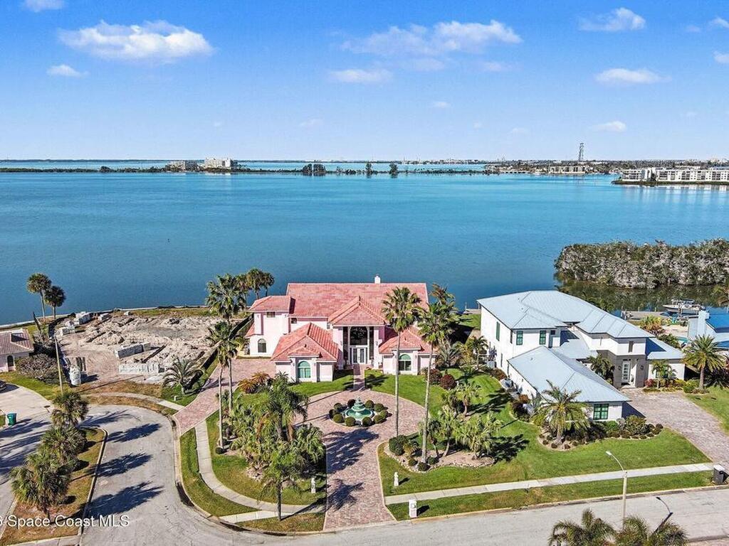 157 Saint Croix Avenue, Cocoa Beach, FL 32931