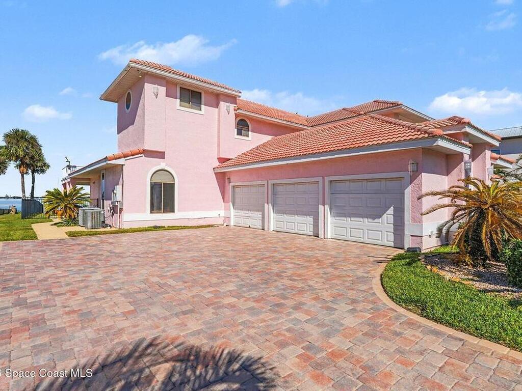 157 Saint Croix Avenue, Cocoa Beach, FL 32931