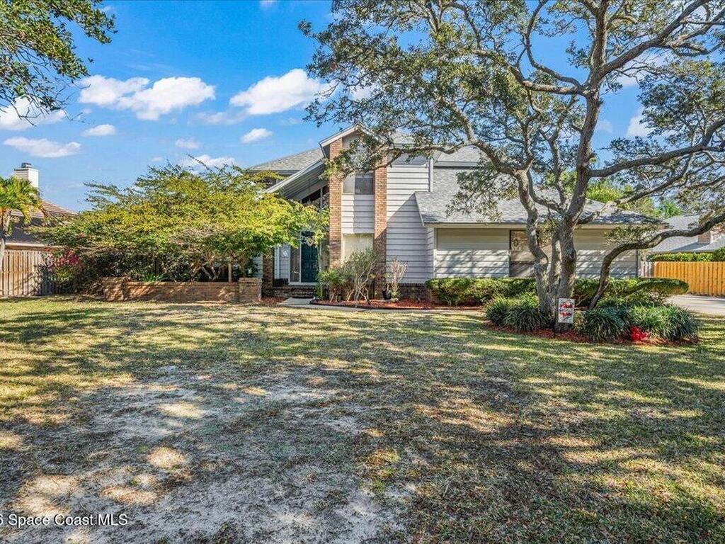 594 Hummingbird Drive, Indialantic, FL 32903
