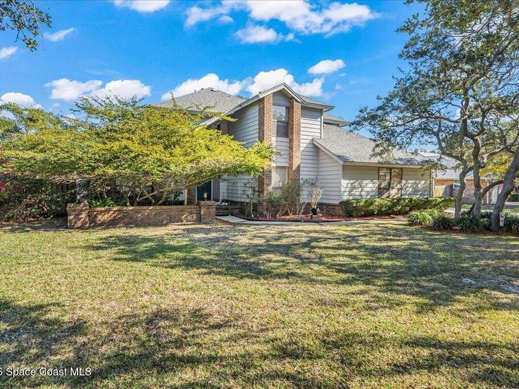594 Hummingbird Drive, Indialantic, FL 32903