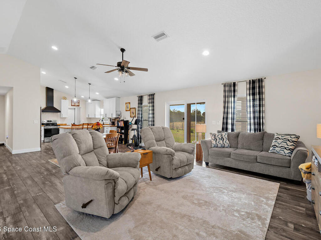 3440 Hammock Road, Mims, FL 32754