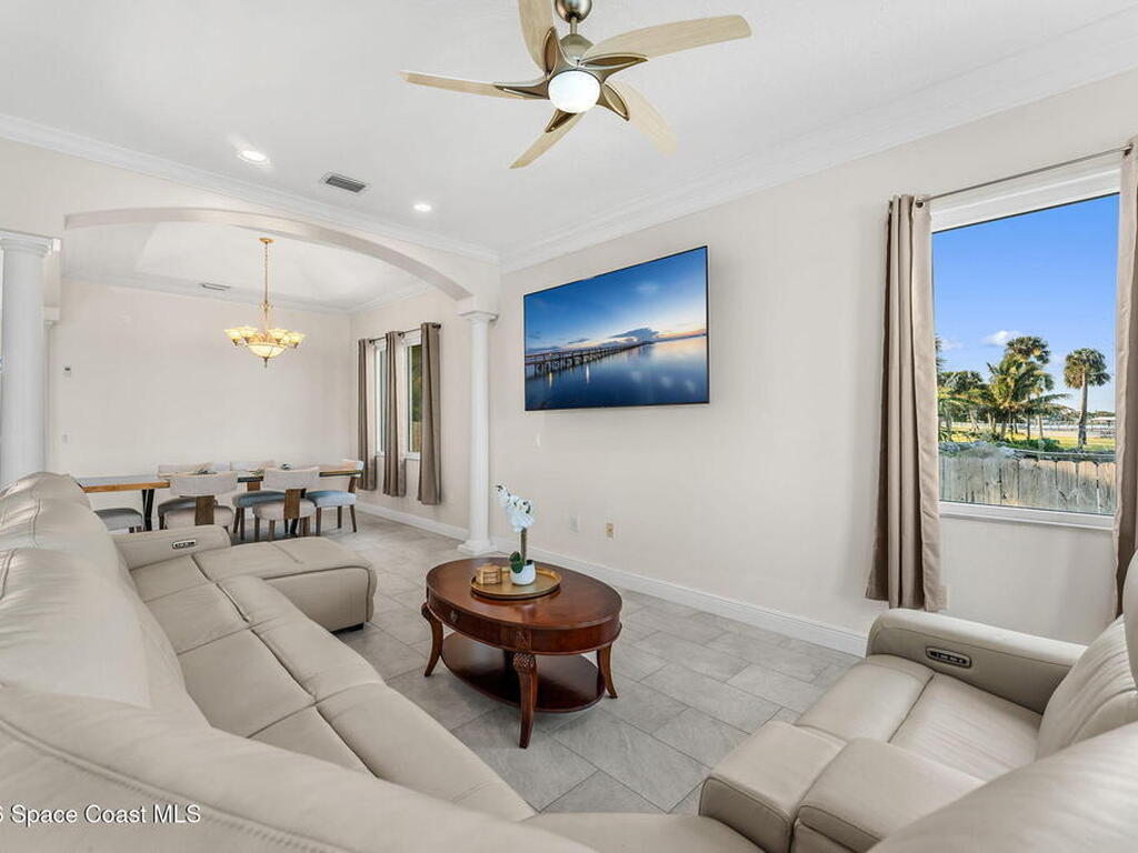 2189 Pineapple Avenue, Melbourne, FL 32935