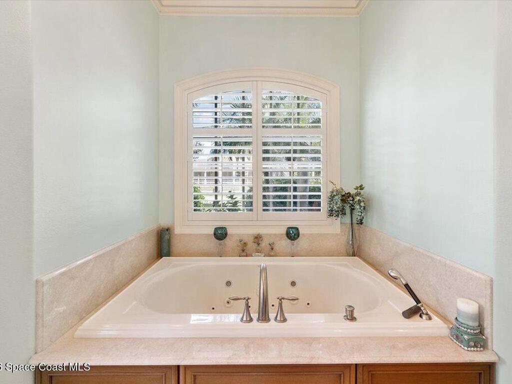 2555 S Tropical Trail, Merritt Island, FL 32952