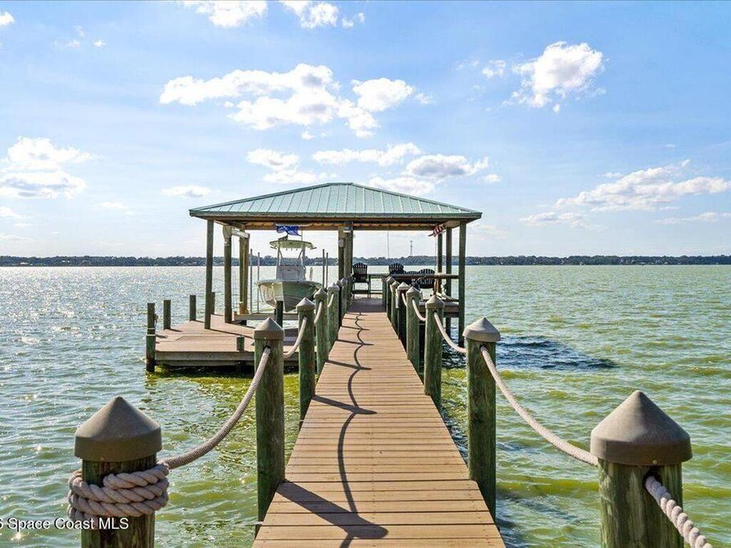 2555 S Tropical Trail, Merritt Island, FL 32952