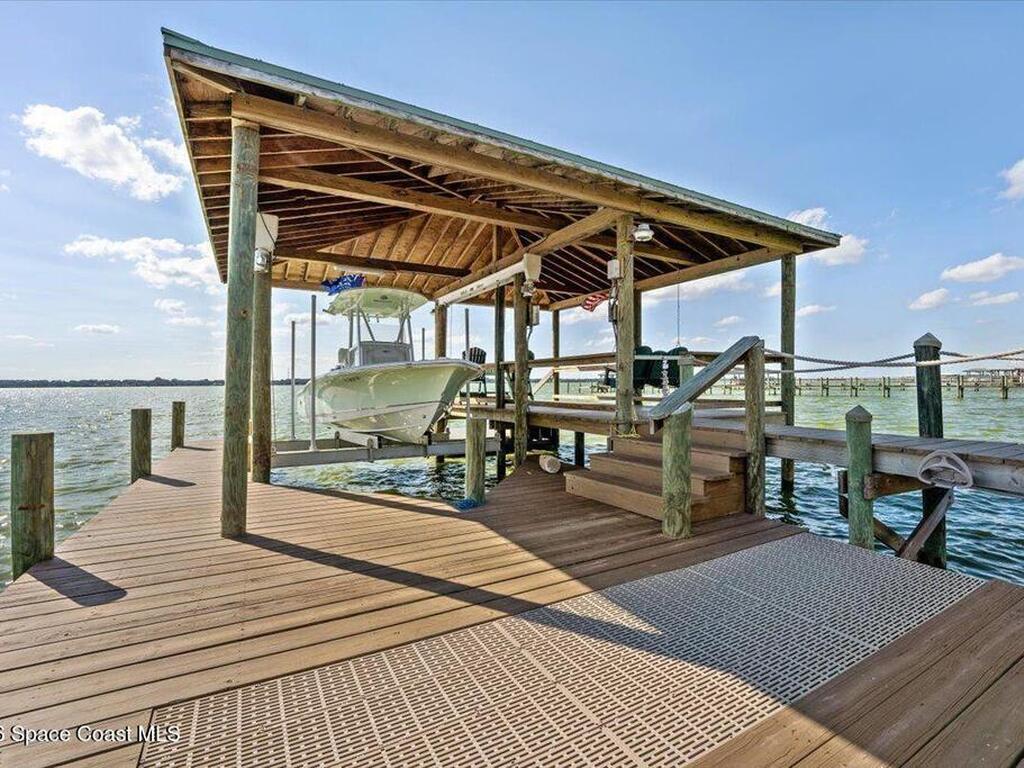 2555 S Tropical Trail, Merritt Island, FL 32952