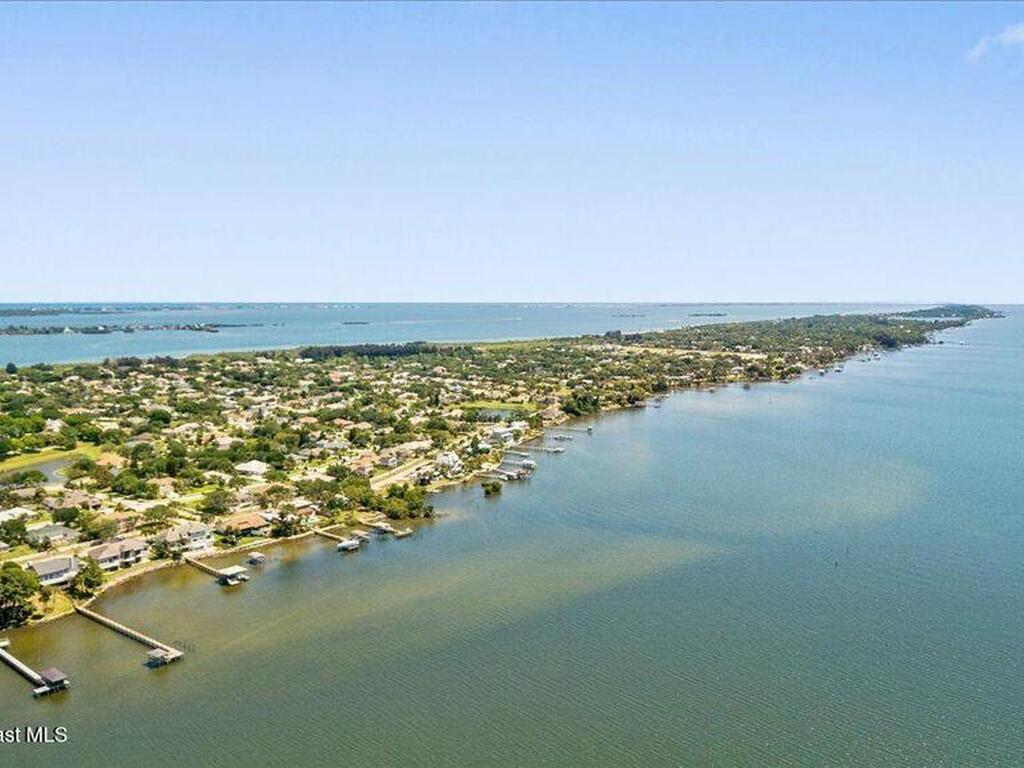 2555 S Tropical Trail, Merritt Island, FL 32952