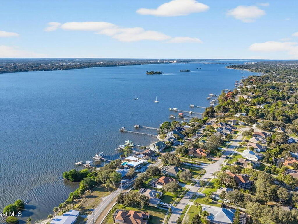 2555 S Tropical Trail, Merritt Island, FL 32952