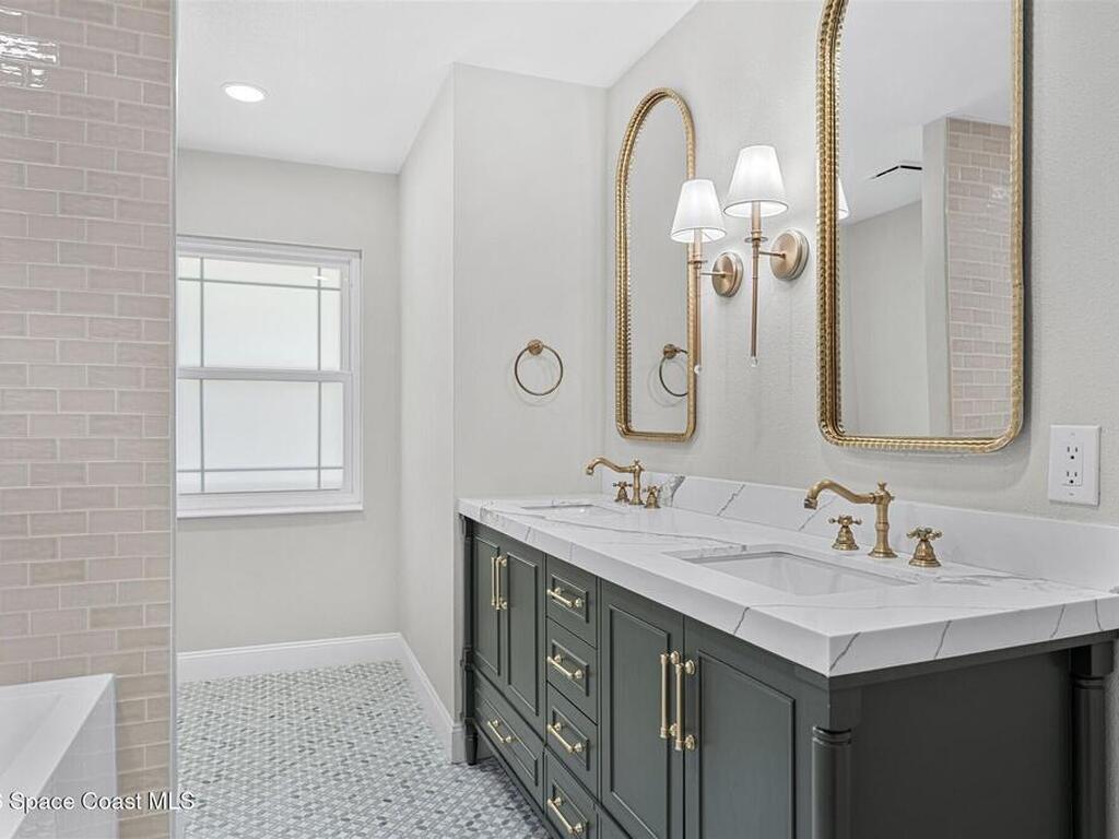 517 N River Oaks Drive, Indialantic, FL 32903