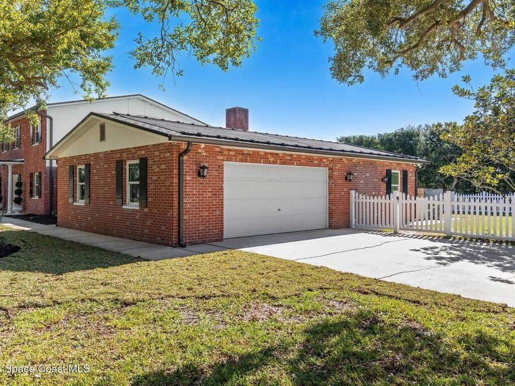 517 N River Oaks Drive, Indialantic, FL 32903