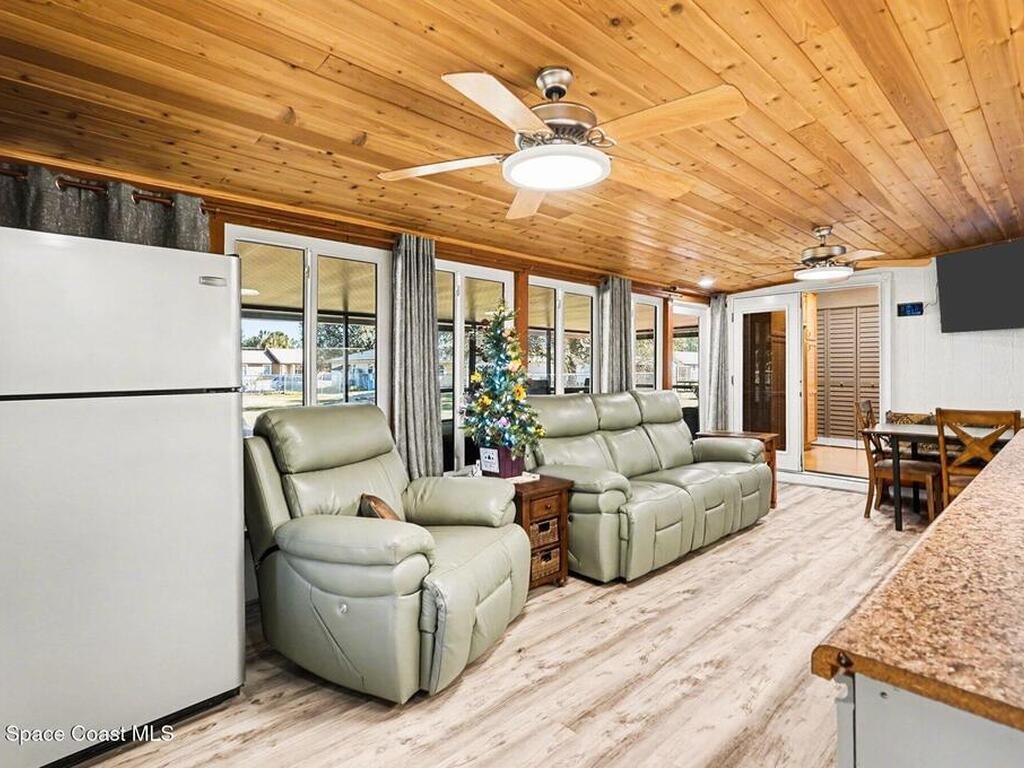 457 Wildwood Avenue, Palm Bay, FL 32908