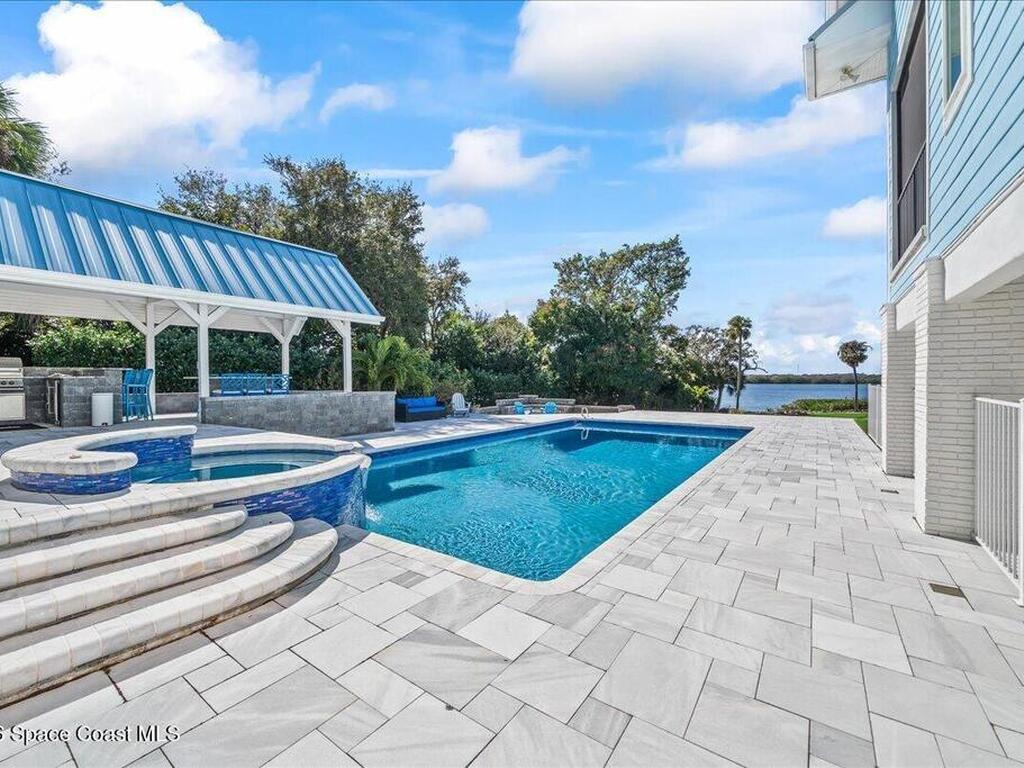 4737 S Tropical Trail, Merritt Island, FL 32952