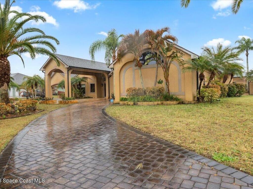 1855 Plantation Circle, Palm Bay, FL 32909