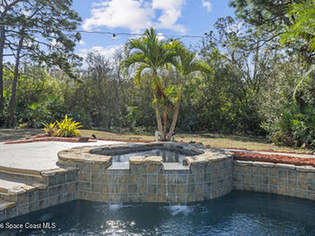 2205 Arnold Lane, Malabar, FL 32950