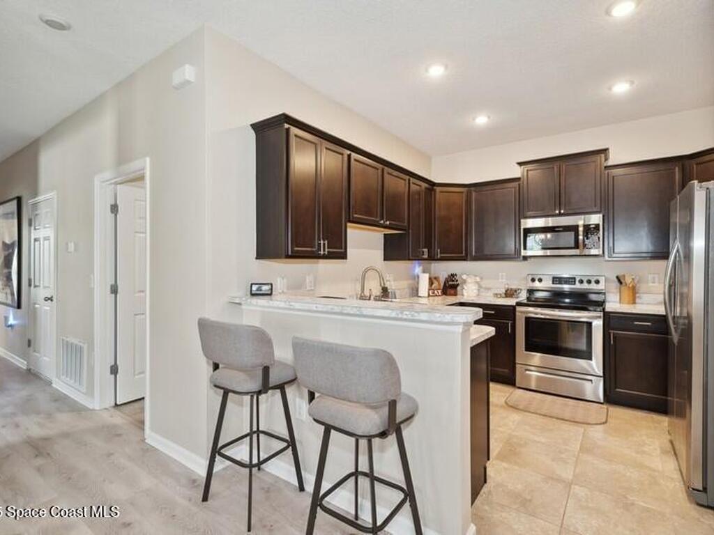 590 Remington Green Drive, Palm Bay, FL 32909