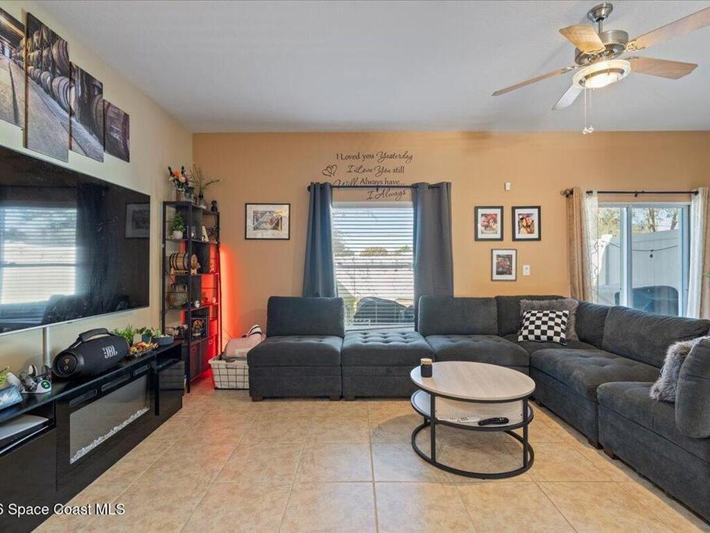 2565 Revolution Street, Melbourne, FL 32935