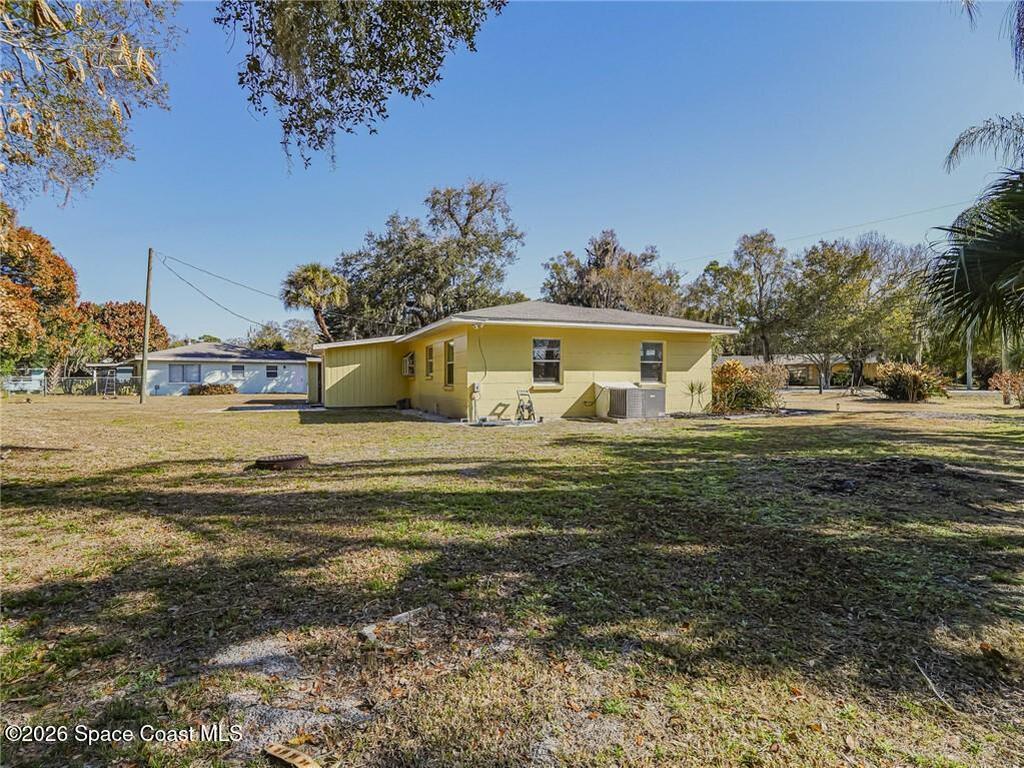 2049 50th Avenue, Vero Beach, FL 32966