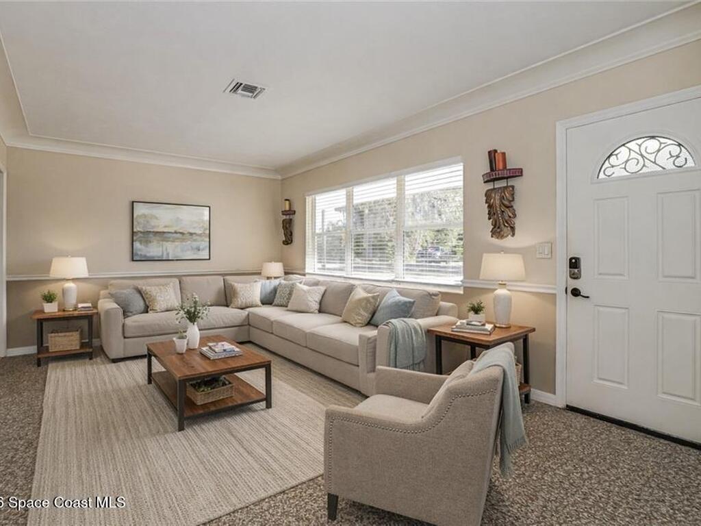 2049 50th Avenue, Vero Beach, FL 32966