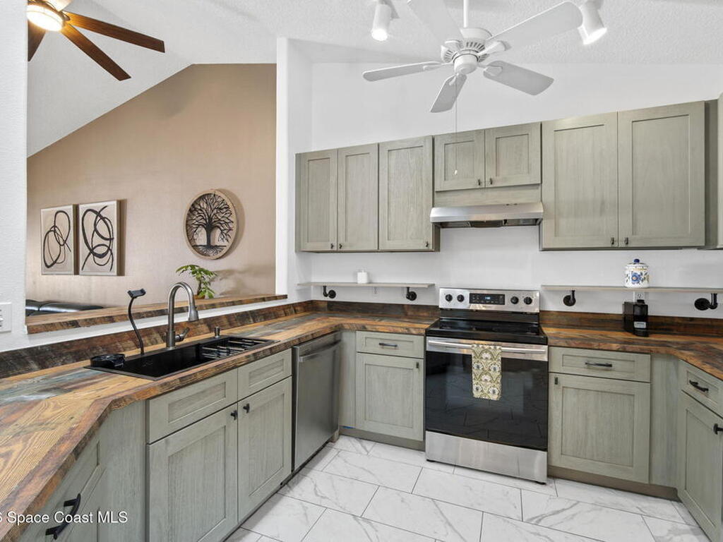 837 Poinsetta Drive, Indian Harbour Beach, FL 32937