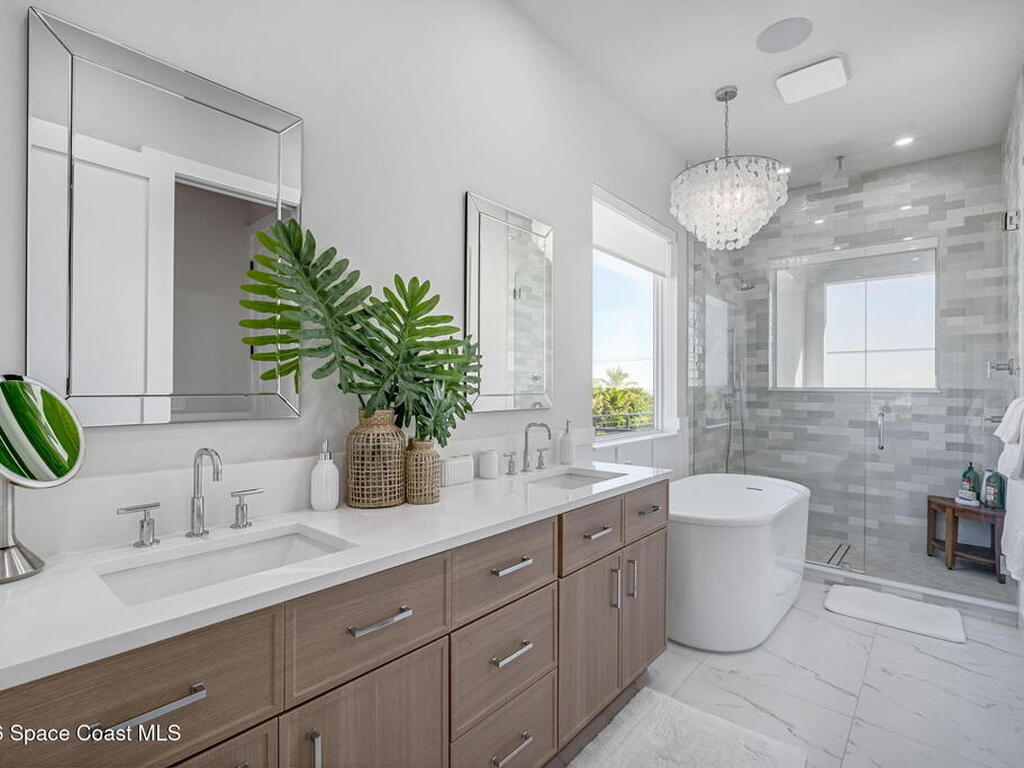 2050 S Atlantic Avenue, Cocoa Beach, FL 32931