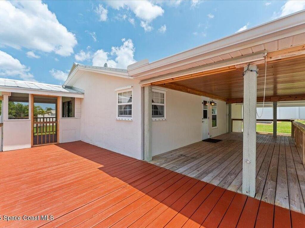 8865 Central Avenue, Micco, FL 32976