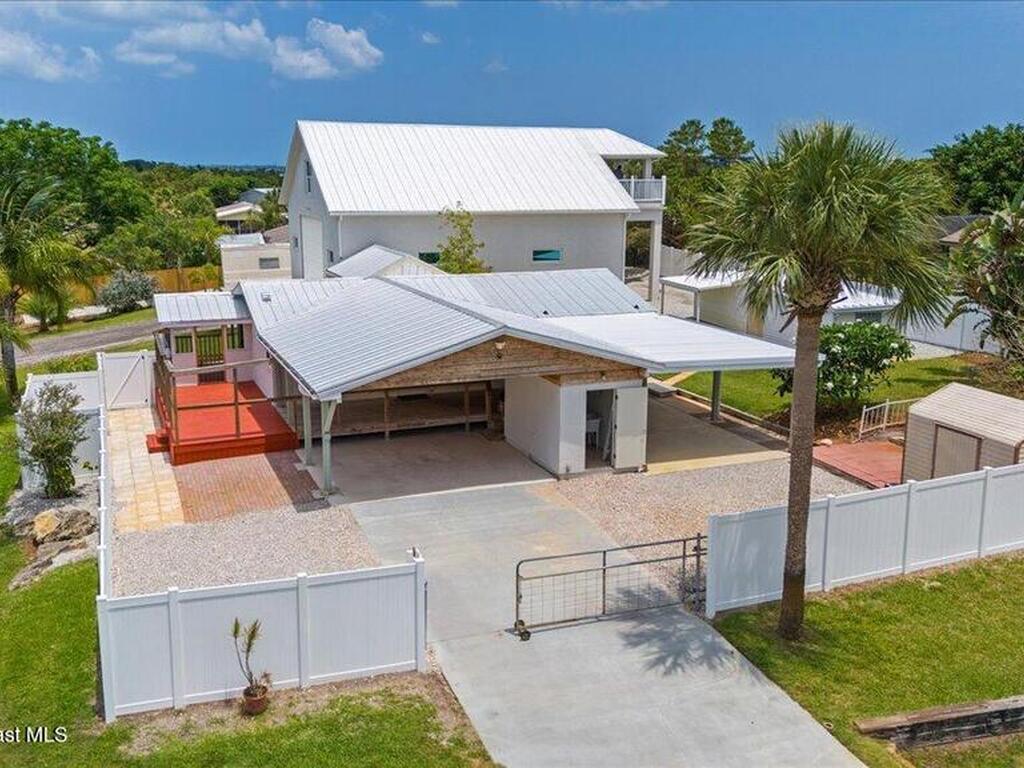 8865 Central Avenue, Micco, FL 32976