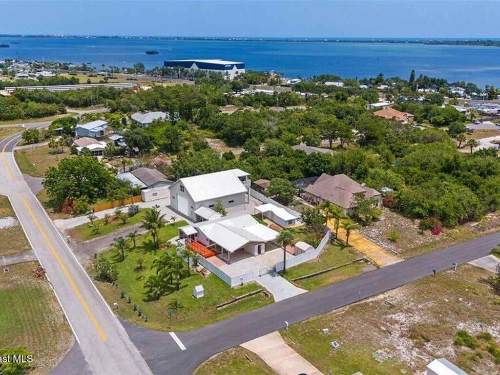 8865 Central Avenue, Micco, FL 32976