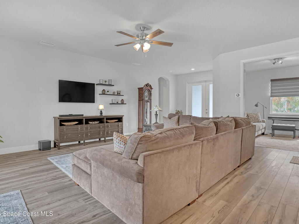 1837 Market Circle, Palm Bay, FL 32905