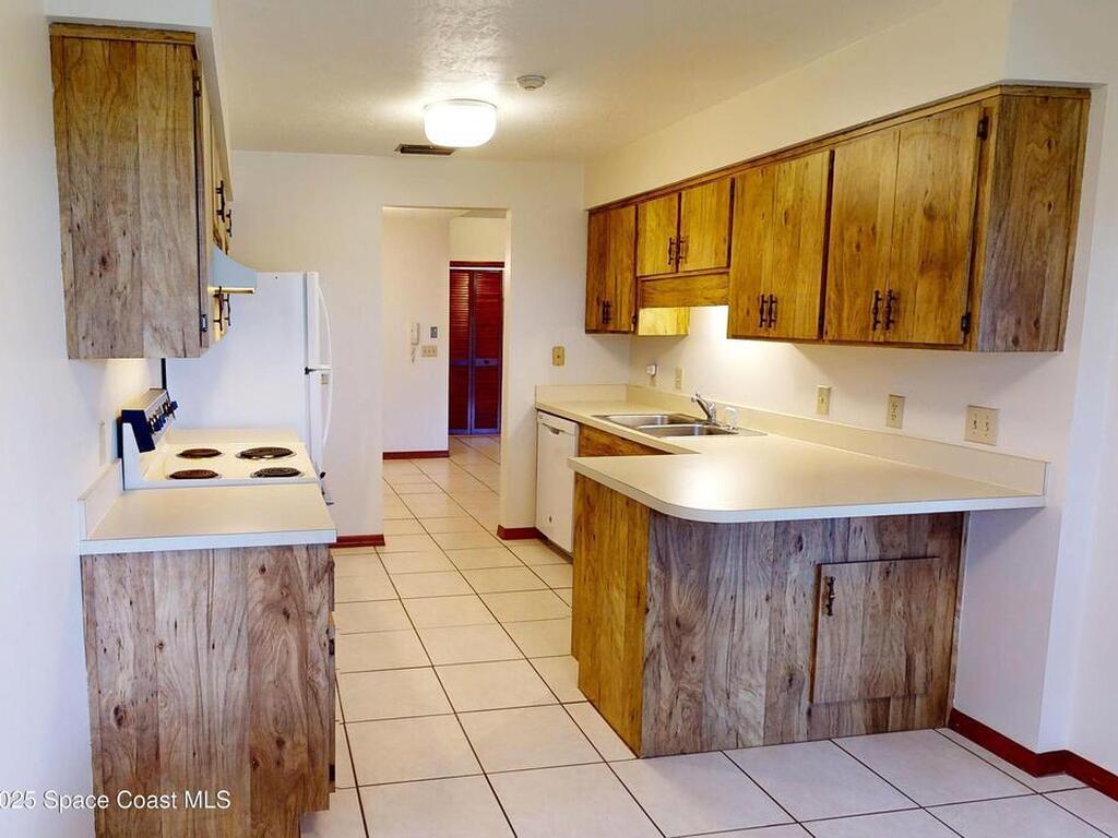 9017 Manchester Lane, West Melbourne, FL 32904